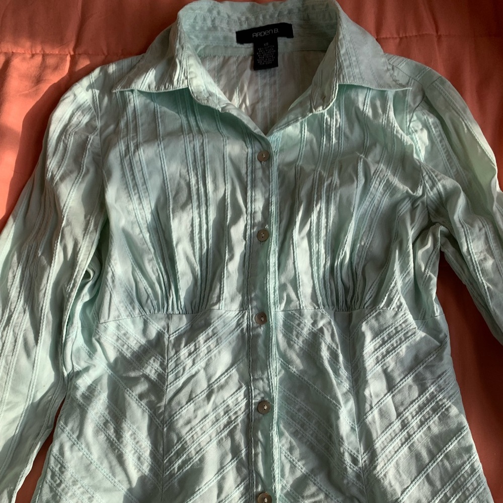 Arden B. Button Down